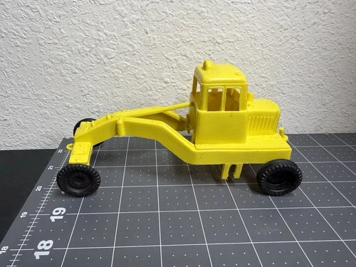 MARX CONSTRUCTION CAMP PLAY SET YELLOW GRADER