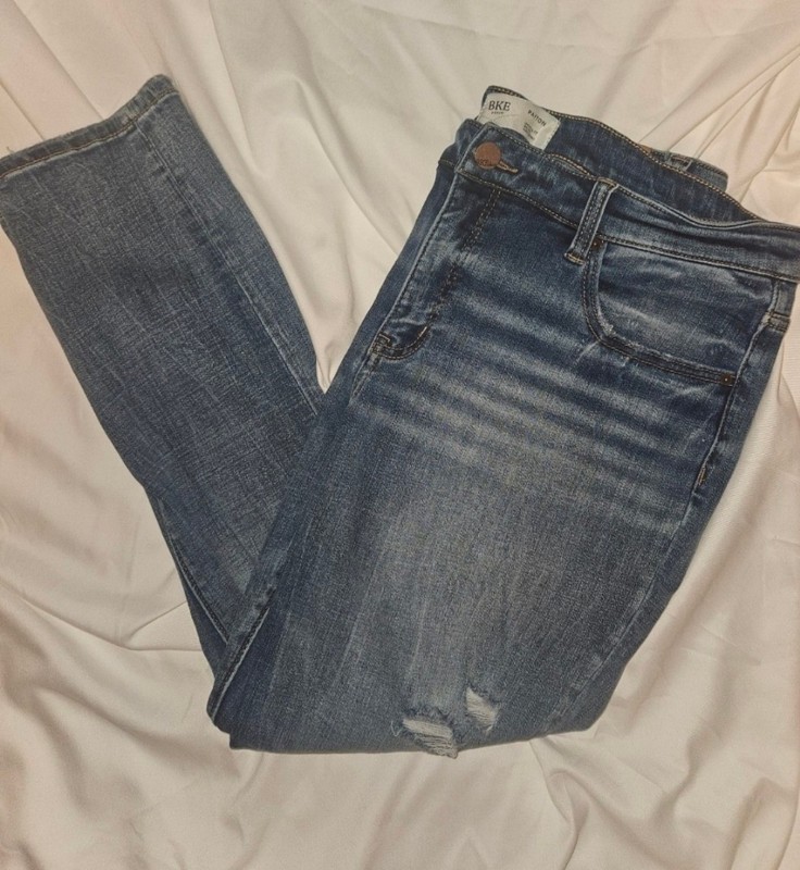 BKE BUCKLE PAYTON SKINNY JEANSDISTRESSED KNEES SKINNY ANKLE SIZE 34