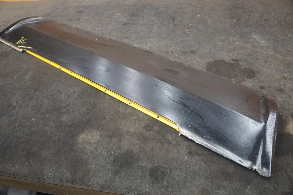 Panel basculante derecho falda lateral moldura ladrillo Sv-1 1974 Foto 4 de 4