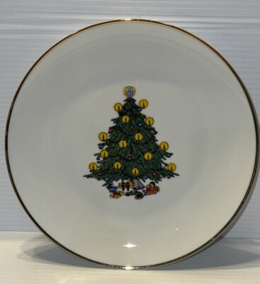 Vintage B. C. Clark Christmas Tree Plates 8 1/2  2009