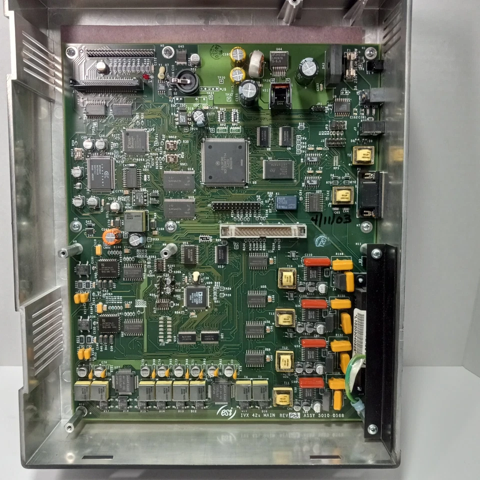 Sistema telefónico ESI IVX clase S con tarjeta de placa posterior (5010-0568) y fuente de alimentación como está Foto 4 de 4