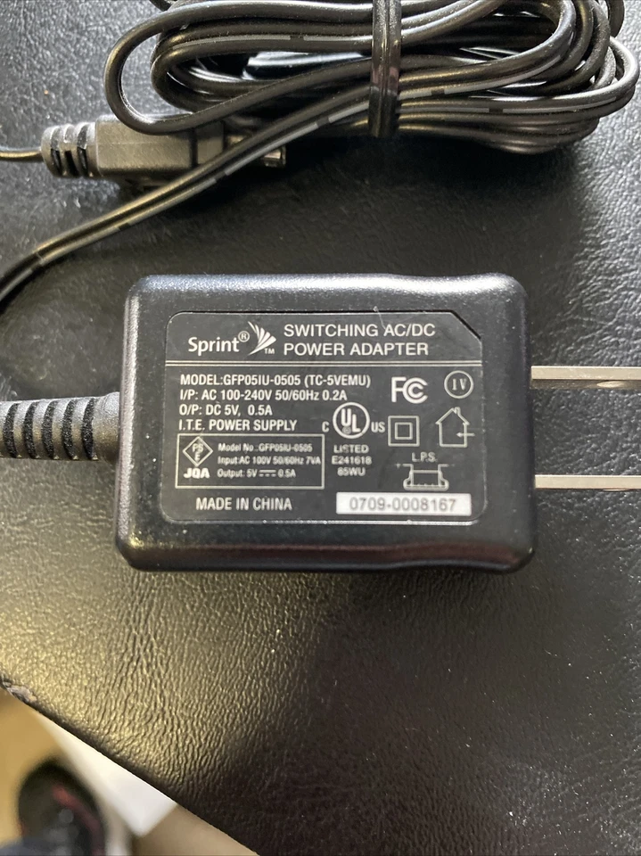 Cargador de teléfono Sprint modelo Gfp05iu-0505 Foto 2 de 4