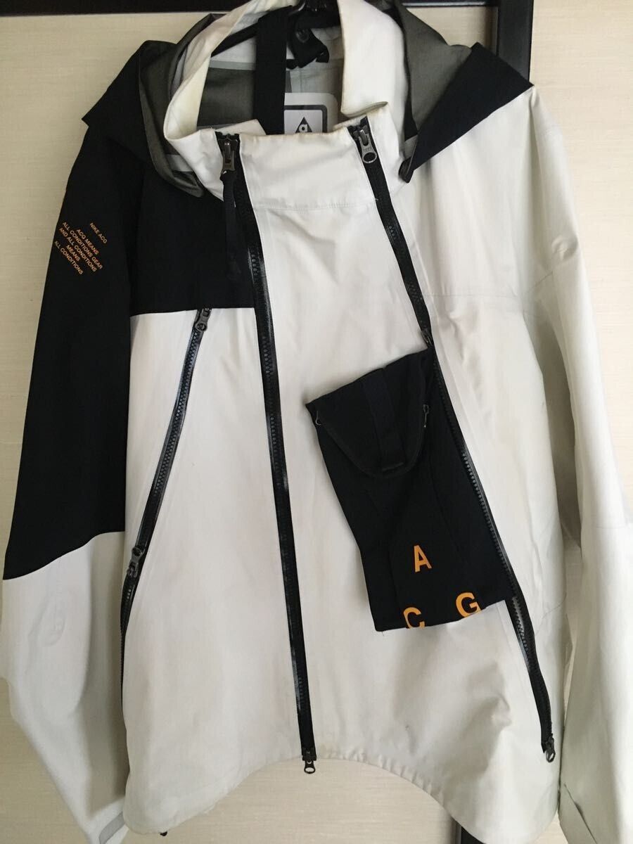 NikeLab ACG Deploy Gore-Tex Jacket White Black Size Large NikeLab ACG Deploy Gore-Tex Jacket White Black Size Large