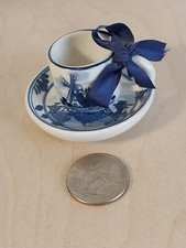 Vintage  Collector Delt Blue Hand painted Cup/Saucer Souvenir  Holland