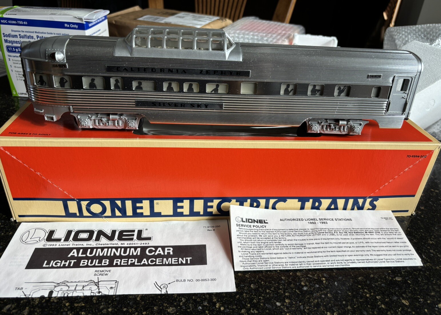 Lionel Electric Train California Zephyr Silver Sky Vista Observation Car 6-19127