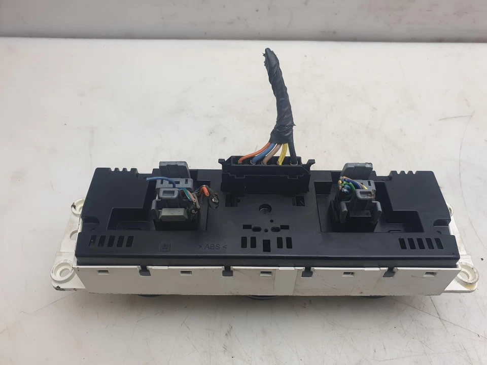 Hummer H3 Heater A/C Air Con Controls 2006 15789898 - Image 4 of 4