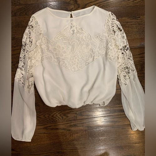 Alice+Olivia crochet Blouse top Womens Medium white long bishop sleeve crew - Picture 5 of 13