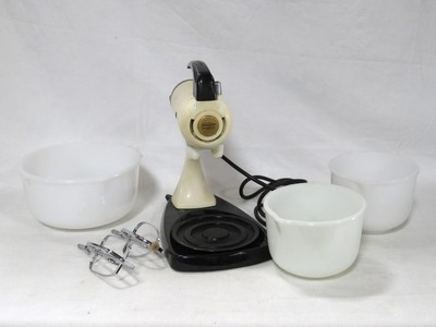 Vintage Sunbeam Mixmaster Model 11 w/ Model 12 Sunbeam Stand + Mixing Bowls