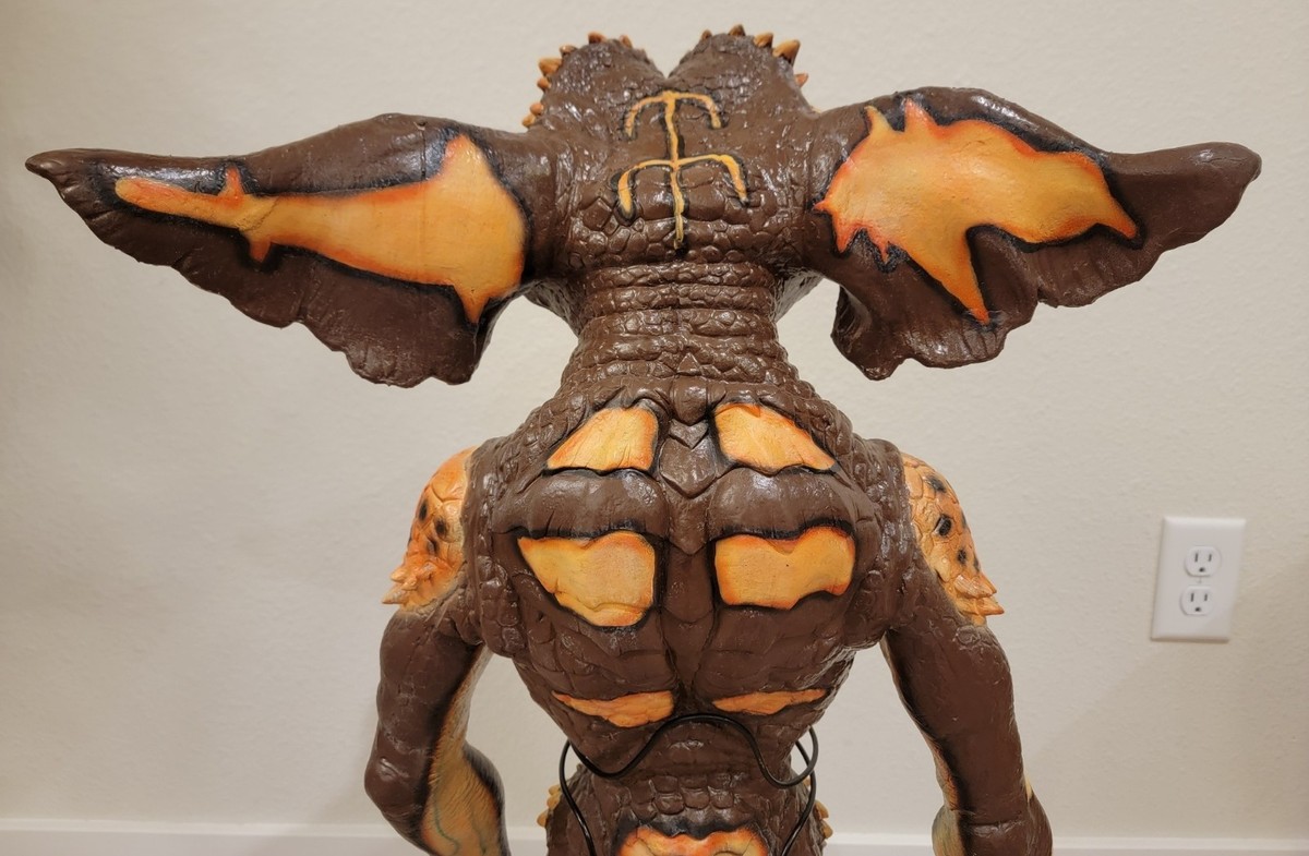 Neca Gremlins Figure Brown Gremlins 2 Stunt Puppet 30-Inch Prop