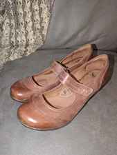Sofft Women's Leather Block Heel Shoes. Size 11M