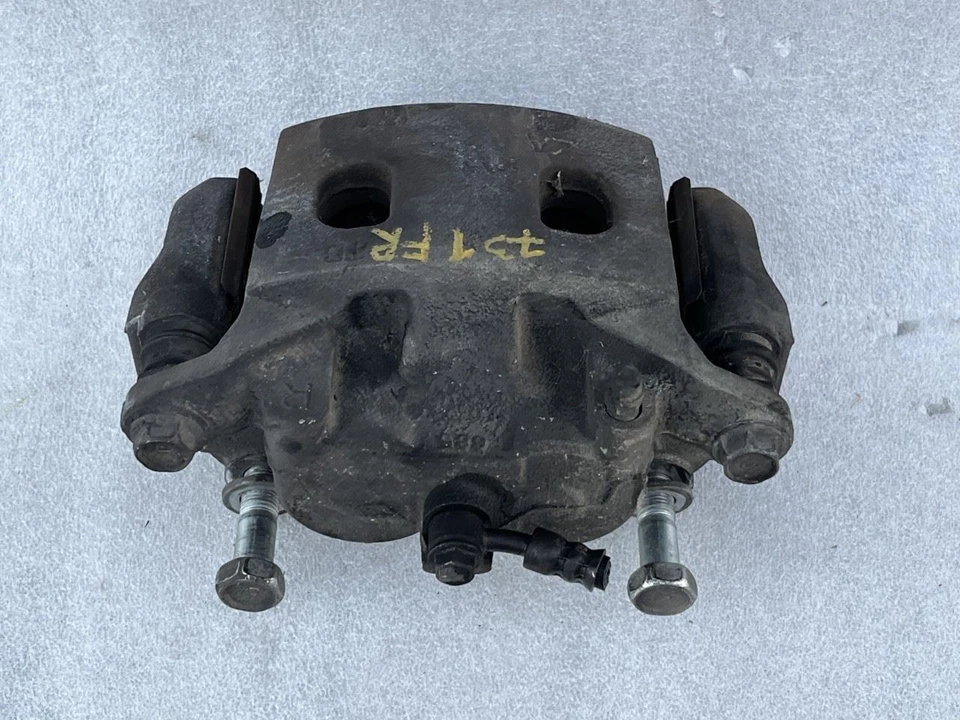 2017 NISSAN PATHFINDER RIGHT PASSENGER SIDE FRONT BRAKE CALIPER - Image 2 of 2
