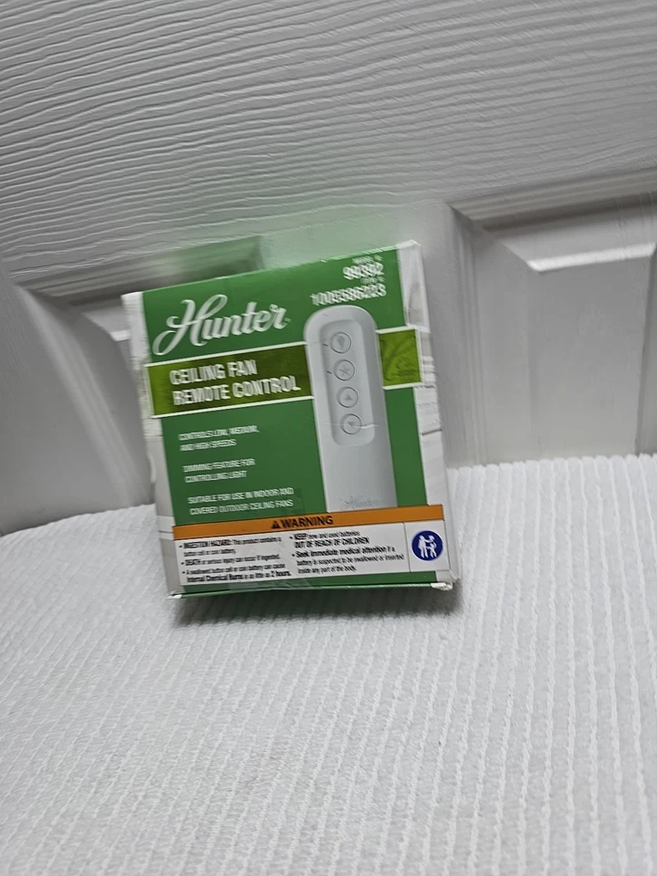 Hunter 99392 Ventilador de Techo Universal 3 Velocidades Control Remoto Portátil en Blanco Foto 3 de 4