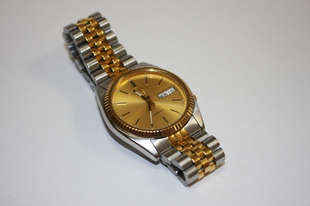 SEIKO5 自動巻き　オートマチック　DAY DATE 7S26 レア　稼働品 s-l400.jpg