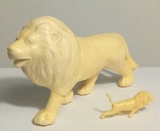Vintage Celluloid Japan Lions Set Of Two Marked Japan Cracker Jack