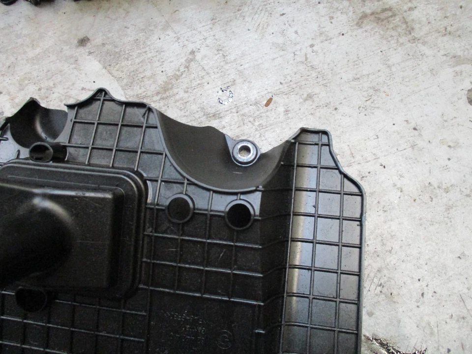 09-11 BMW 335d tracción trasera bomba aceite pickup 11137793072 Foto 3 de 4