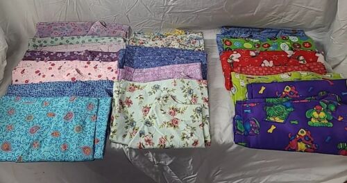 Lot Of 18 Womens Size Large Short Sleeve Mostly Floral, Christmas Scrub Tops - Picture 1 of 6