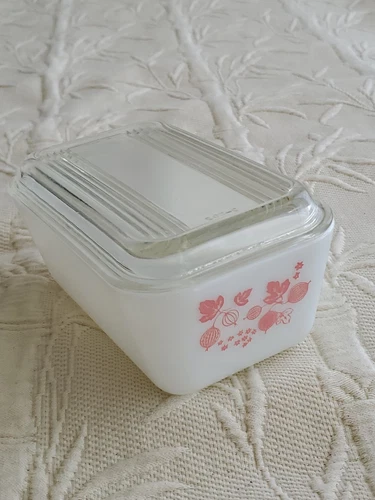 VTG Pyrex Pink Gooseberry 1.5 Pint 0502 Refrigerator Dish w/Lid 502-C
