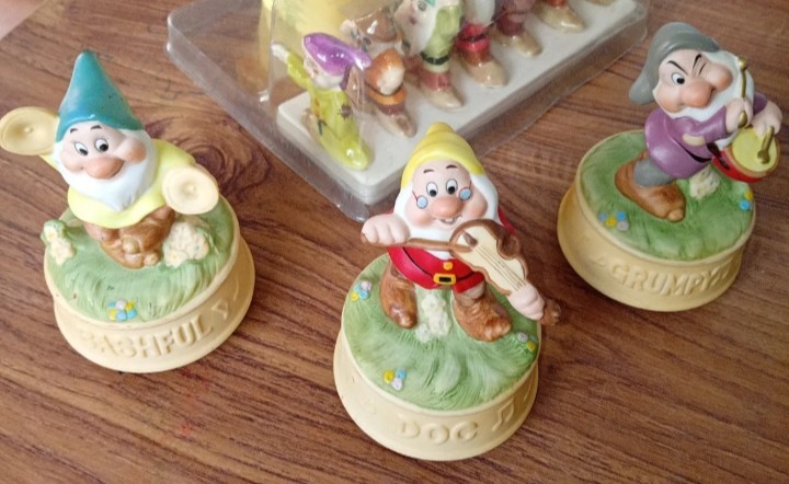 Disney snow white and seven dwarfs job lot bundle