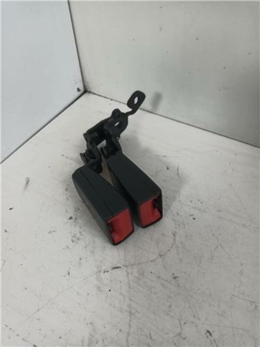 8V0857739A 415518 gurtverankerung mitttel hinten für VOLKSWAGEN GOLF VII BERLINA