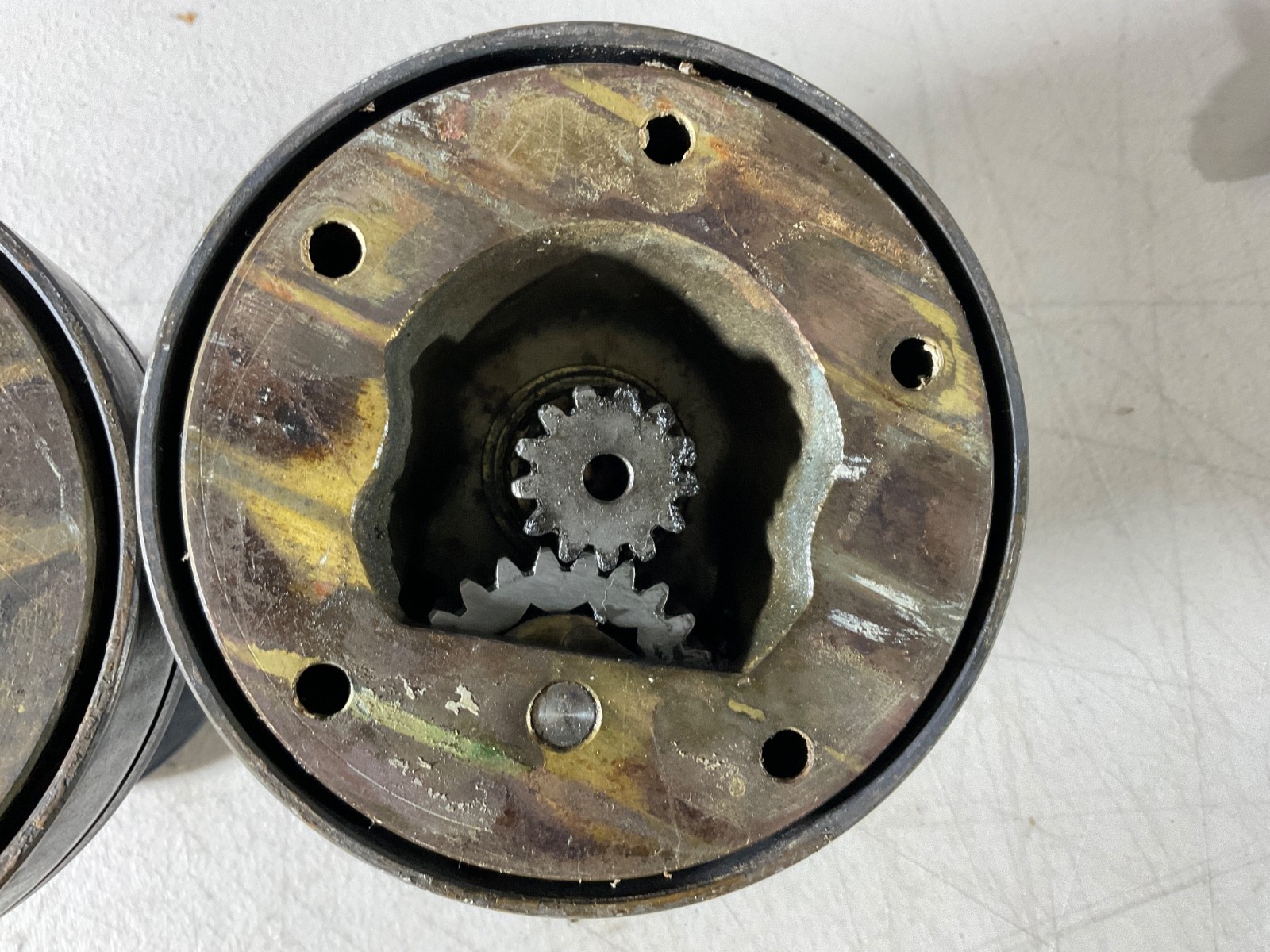 Pair Barient 22 2 speed winches. Pawls good. Needle bearings good.