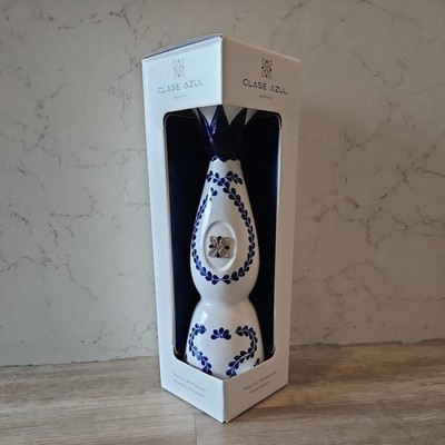 Clase Azul Reposado. Empty bottle with cork & Box Mexico    . 750 ml. Ceramic