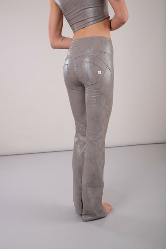 FREDDY WR. UP ® Shaping High Rise Donna Push Up Pantaloni Bell Bottom in  finta pelle | eBay