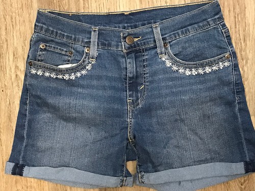 Levis Cuffed Womens Jean Shorts Sz 28 