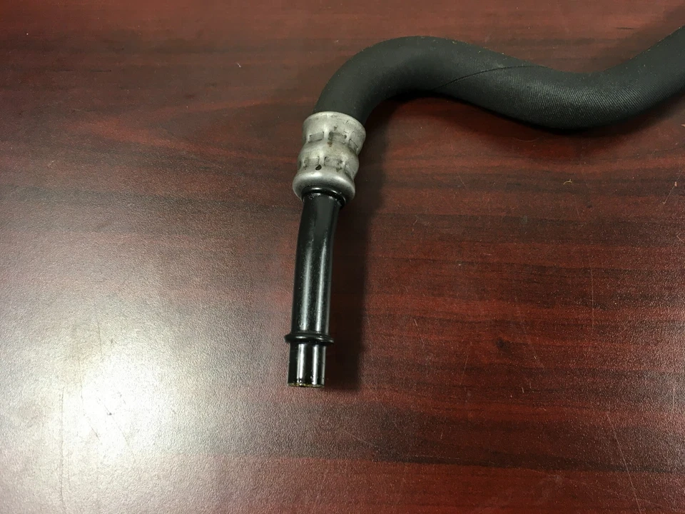 Línea de tubería de retorno de aceite de motor BMW 335i 2011-2013 7567208 OEM. Foto 2 de 4