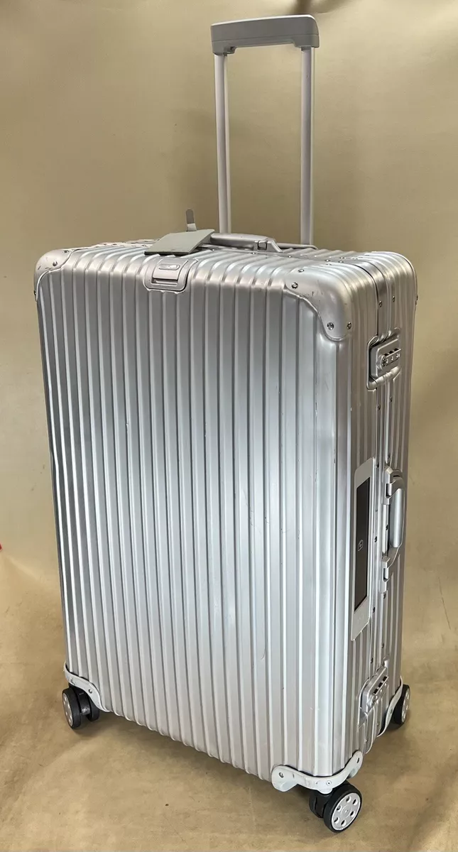 Rimowa Topas Aluminum Multiwheel 32 - Silver / 32