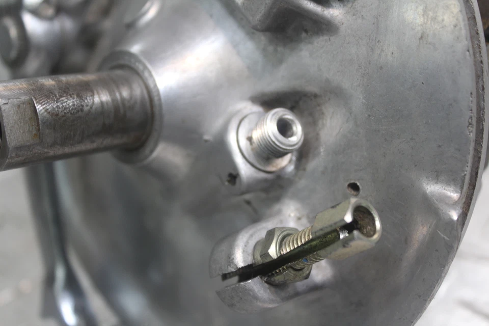 Kawasaki F11 1974 montaje de tambor de freno delantero Foto 3 de 4