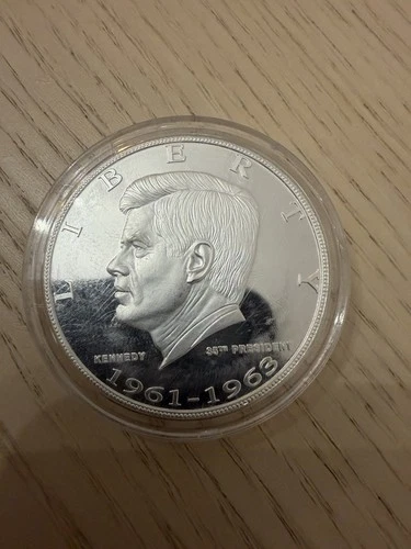 1961-1963 Kennedy The 35th U.S. President 1ozt. .999 Silver Proof Round