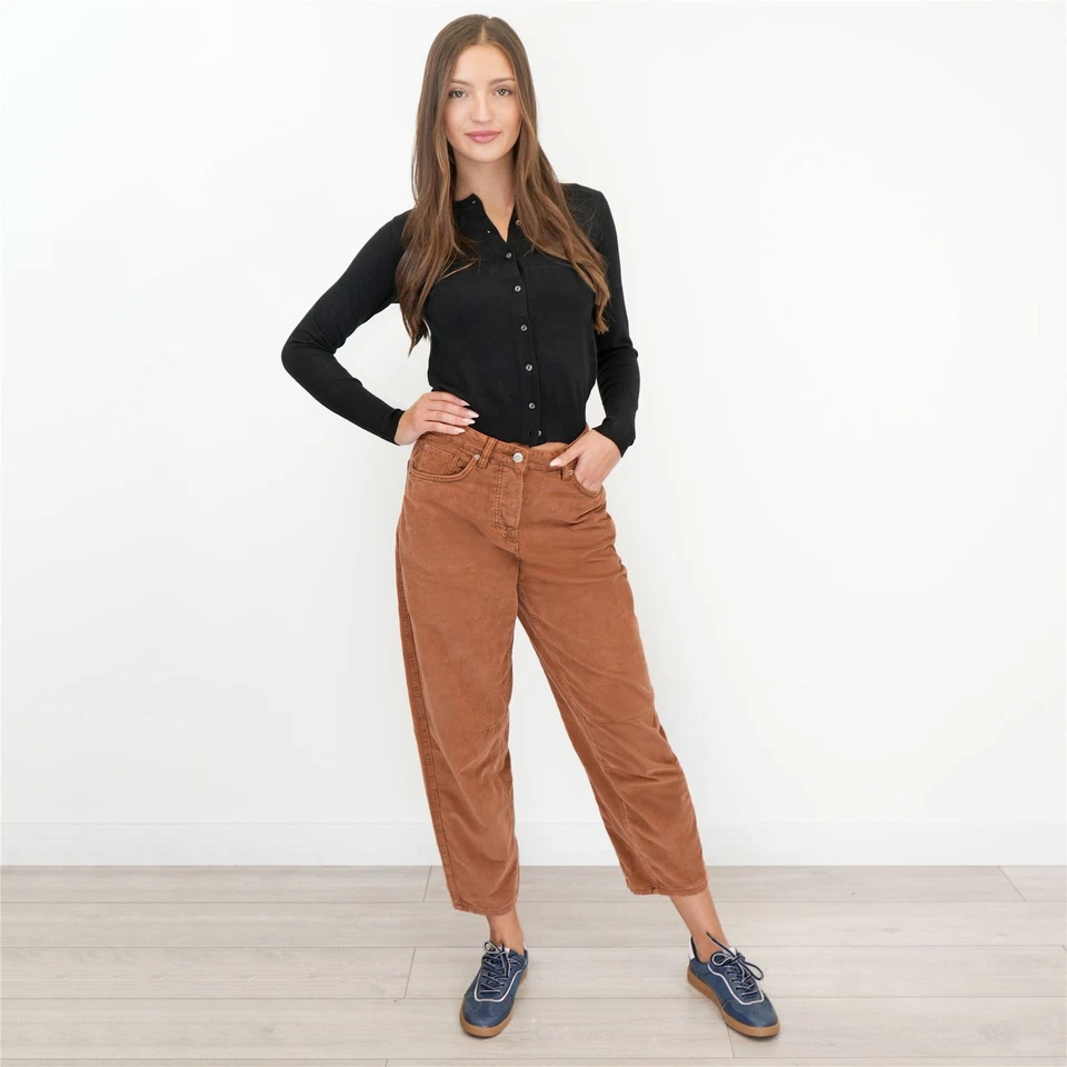 Pantalón para mujer Next Cord Barrel marrón tostado denim azul negro suave otoñal Foto 2 de 4