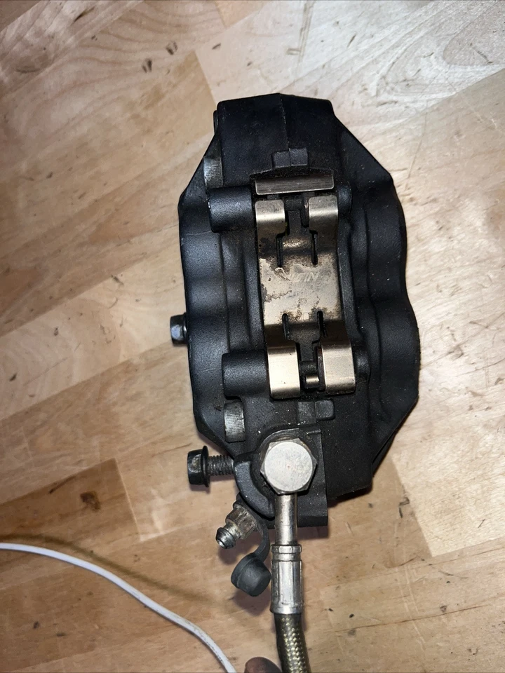 Pinza de freno delantera derecha Honda 2001-2006 CBR600F4i CBR600 F4i OEM NISIN * Foto 4 de 4