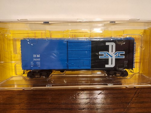 Kadee escala HO nuevo azul Boston & Maine 40’ PS-1 Boxcar, #5240, carretera #76302 | Zustand: New