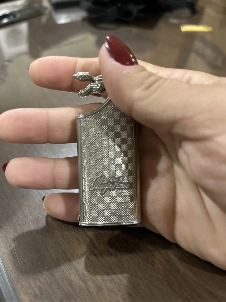 Collectible Vintage Gas Lighter Statue of Liberty from the 90s - Image 4 of 4