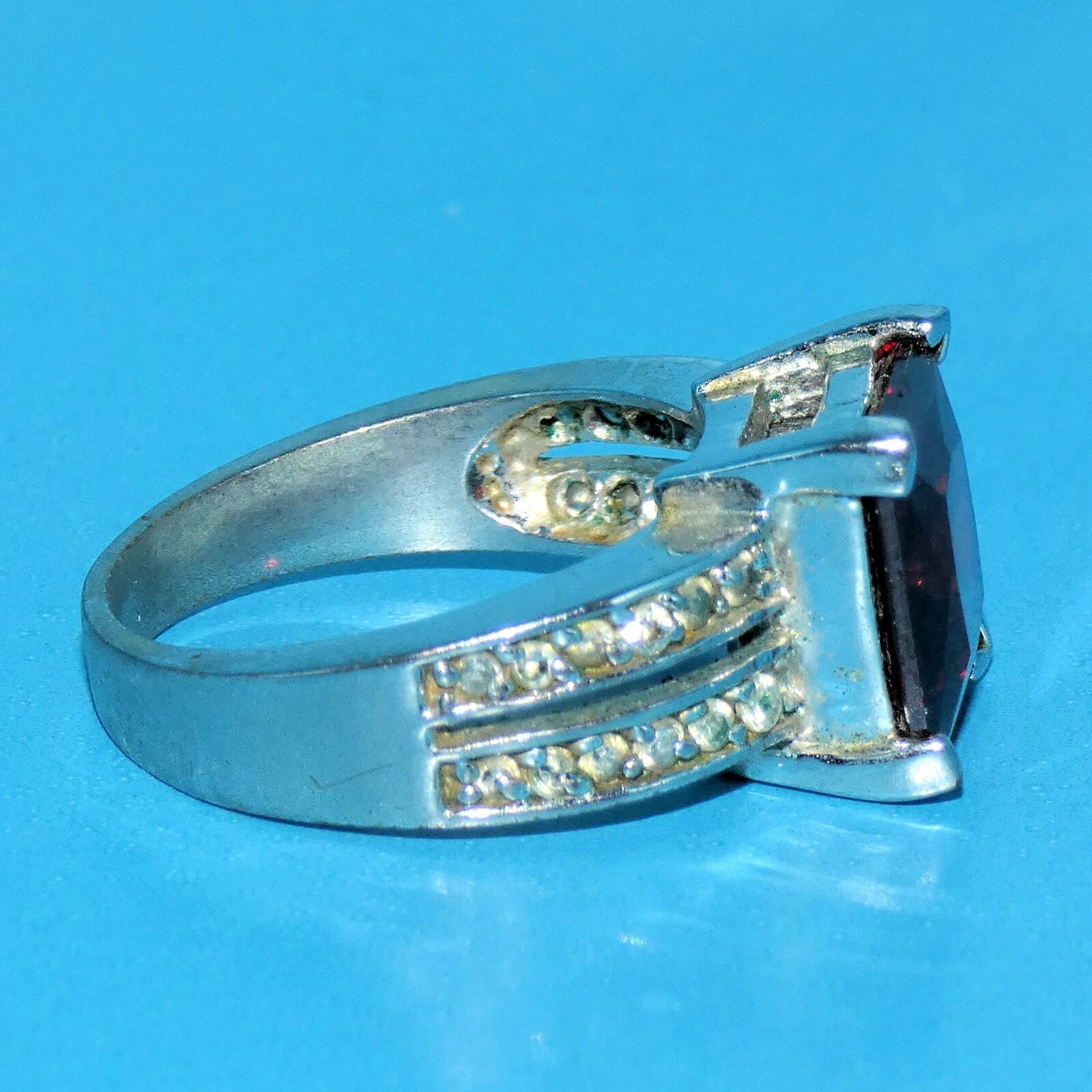 Vintage Signed EDCO Ring Ruby Red Stone Rhineston… - image 3