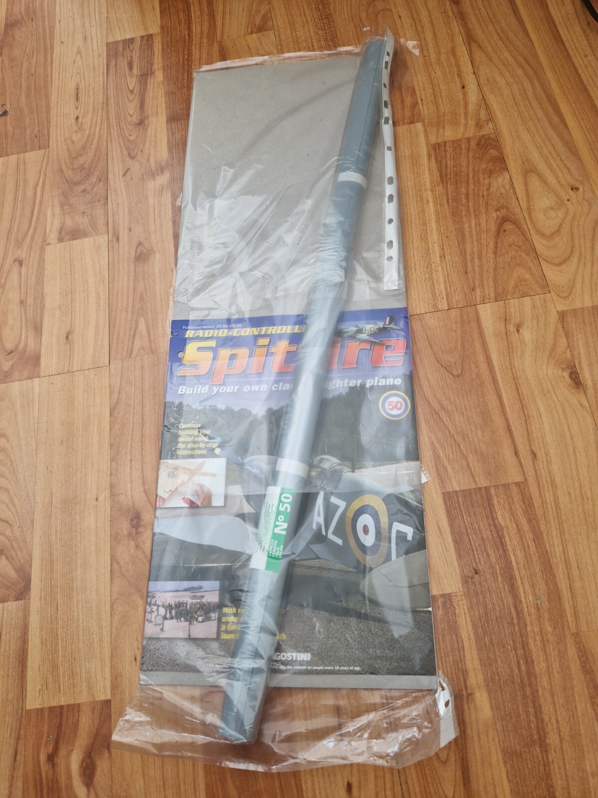 1/10 DEAGOSTINI ISSUE 50 BUILD YOUR OWN RC RADIO CONTROLLED SPITFIRE MODEL PLANE