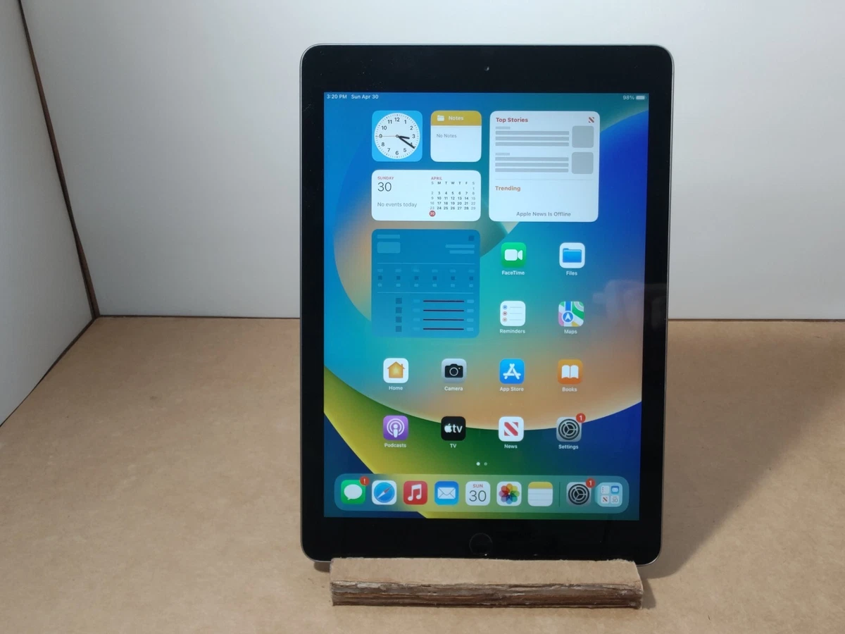 Apple iPad 6 (6th Gen) 32GB Wi-Fi 9.7