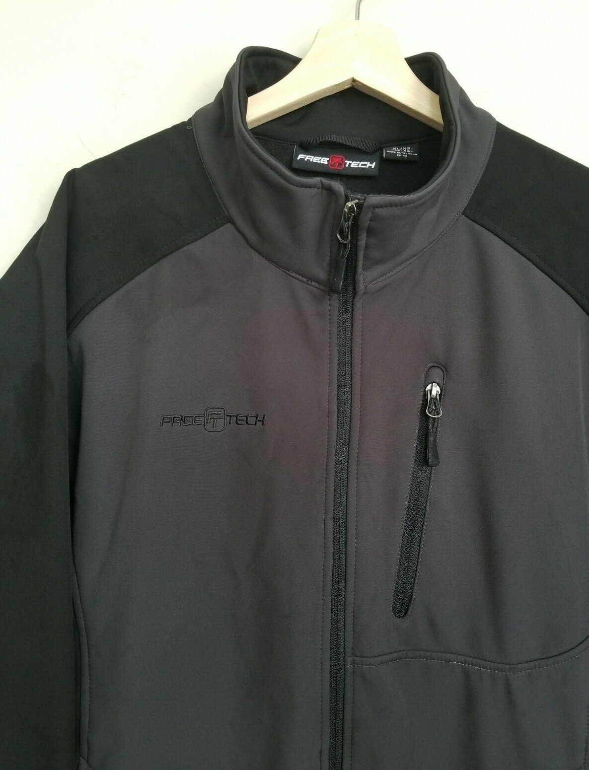 Free Tech Jacket Softshell Black/Gray Stand Colla… - image 4