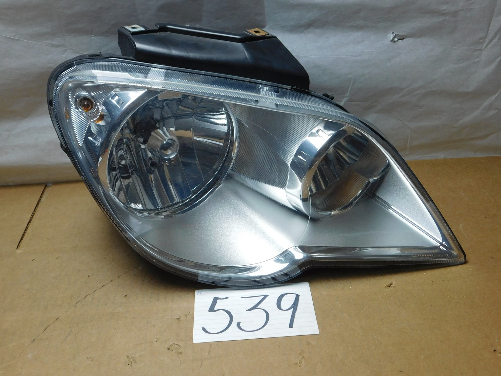 07 08 Chrysler Pacifica PASSENGER Side Headlight Used Front Lamp #539