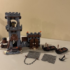 LEGO 4194 Pirates of the Caribbean Whitecap Bay 100% Complete w/ Manual and Box.
