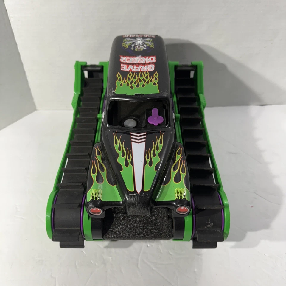 Monster Jam Official Grave Digger Trax All-Terrain Truck *No Remote* Untested * - Image 2 of 4