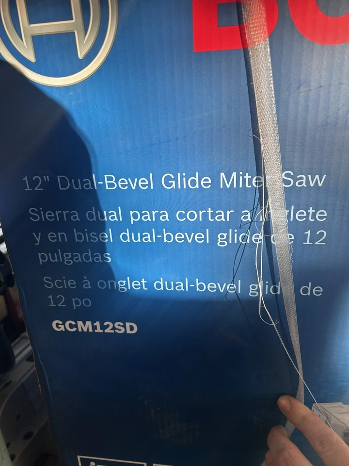 Bosch GCM12SD 12 pulgadas Sierra ingleteadora deslizante de doble bisel con conducto de polvo de sierra Foto 2 de 3