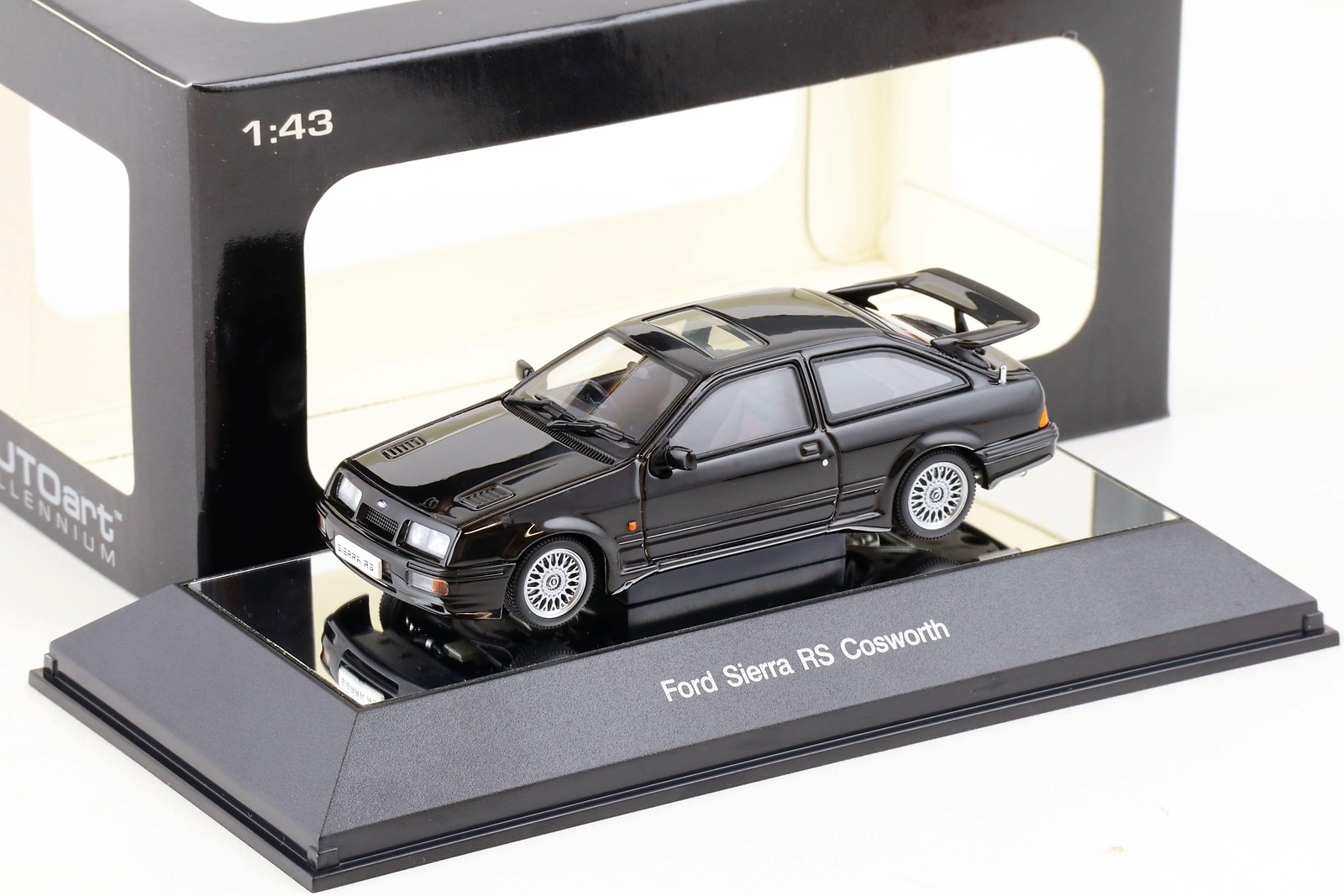 1:43 AUTOart Ford Sierra Rs Cosworth 1987 Black 52861