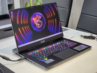 MSI GT77HX 13VI * i9-13980HX * RTX 4090, 64GB RAM, 4TB SSD * 17,3'' 4K UHD 144Hz