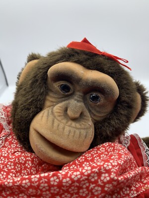 レア！HOSUNG★ドレスを着たさるのぬいぐるみ【ヴィンテージ】【1994年】 Hosung Julious Chimpanzee Monkey Hand Puppet Red Dress BowToy 1994