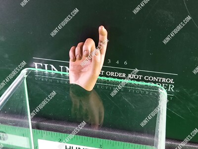 Hot Toys MMS346 Star Wars Disney Finn 1/6 action figure's 1 right trigger hand 