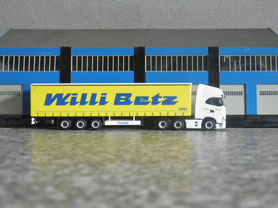 Herpa 1:87 - 713130 - Iveco S-Way 6-achs Gardinenplanensattelzug - ''Willi Betz''