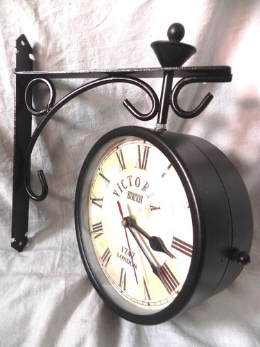 VICTORIA STATION 1747 LONDON RAILWAY CLOCK LONDON DOUBLE SIDE CLOCK 10 inches - Picture 2 of 3