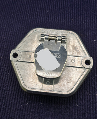 Phillips 15-762: Split Pin 7-Way Socket Breaker Zinc Die-Cast Gasketed STA-DRY